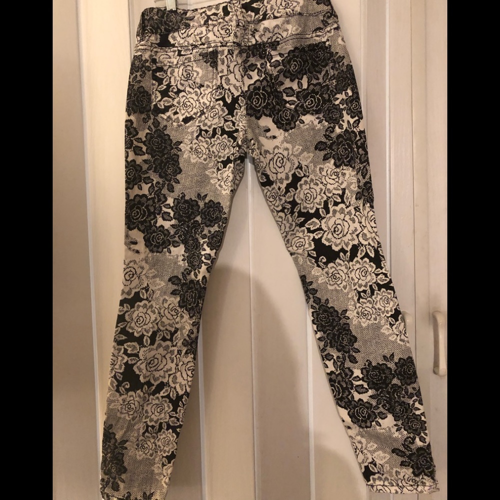 CANDIES Black & White Floral Pants sz 7